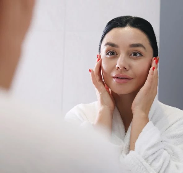 Téli bőrvédelem belülről és kívülről: Táplálék-kiegészítők és bőrápolási tippek